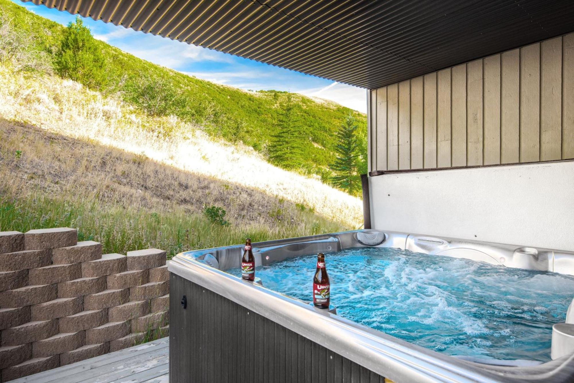 Mason By Avantstay Sleeps 16 Modern Mountain Escape W Hot Tub パークシティ エクステリア 写真